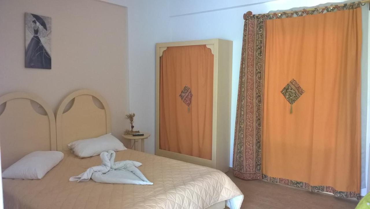 Gyrouli 1 Apartment Pera Gyalos ภายนอก รูปภาพ