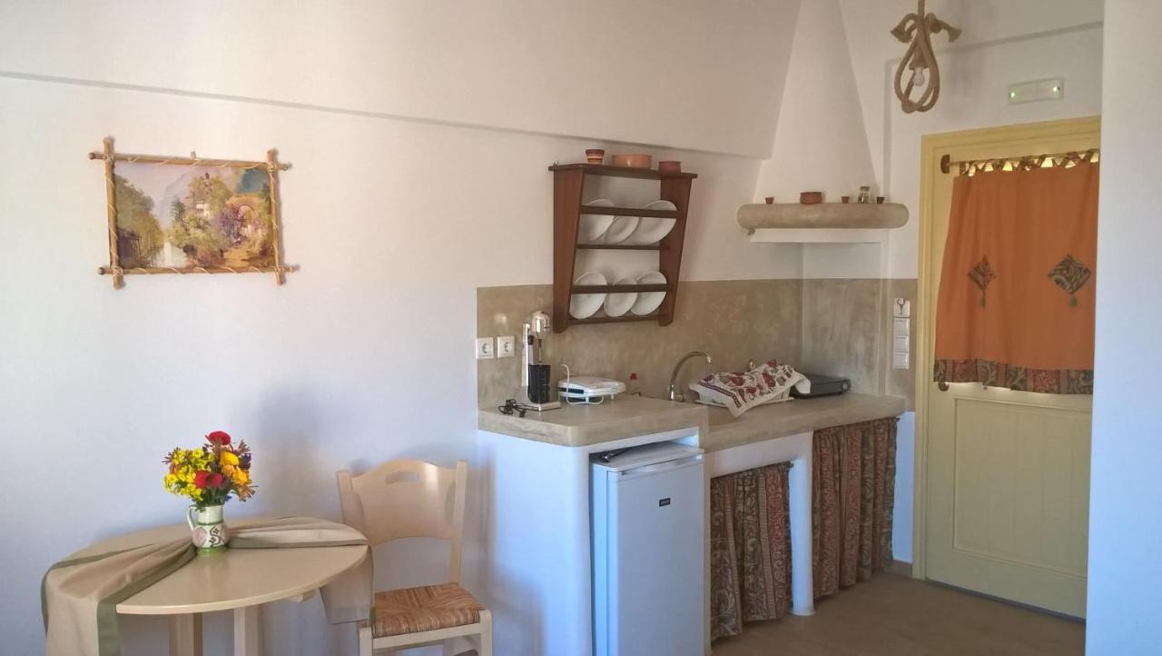Gyrouli 1 Apartment Pera Gyalos ภายนอก รูปภาพ